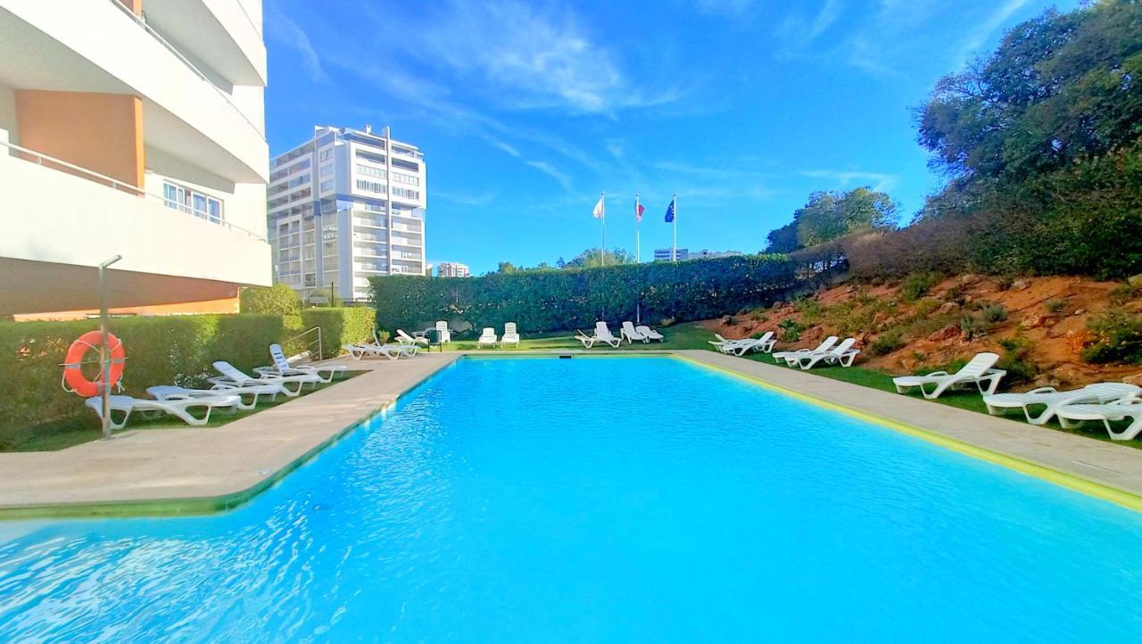 Flamingo View - Pool + Wifi + Ac Apartment Portimao Bagian luar foto